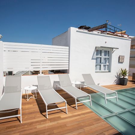 Basic Hotel Sevilla Catedral Bagian luar foto