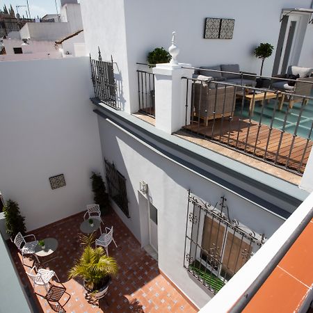 Basic Hotel Sevilla Catedral Bagian luar foto
