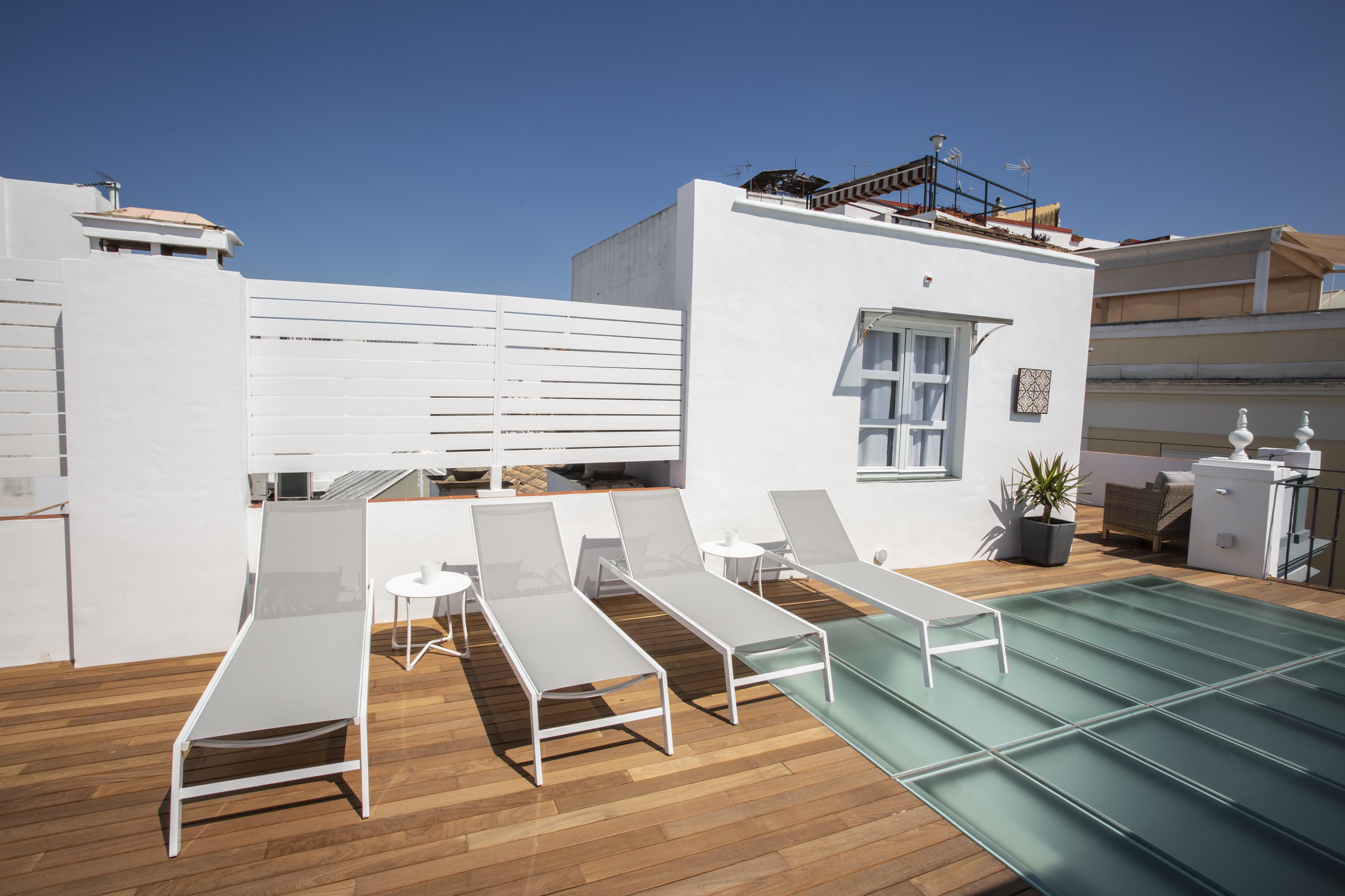 Basic Hotel Sevilla Catedral Bagian luar foto