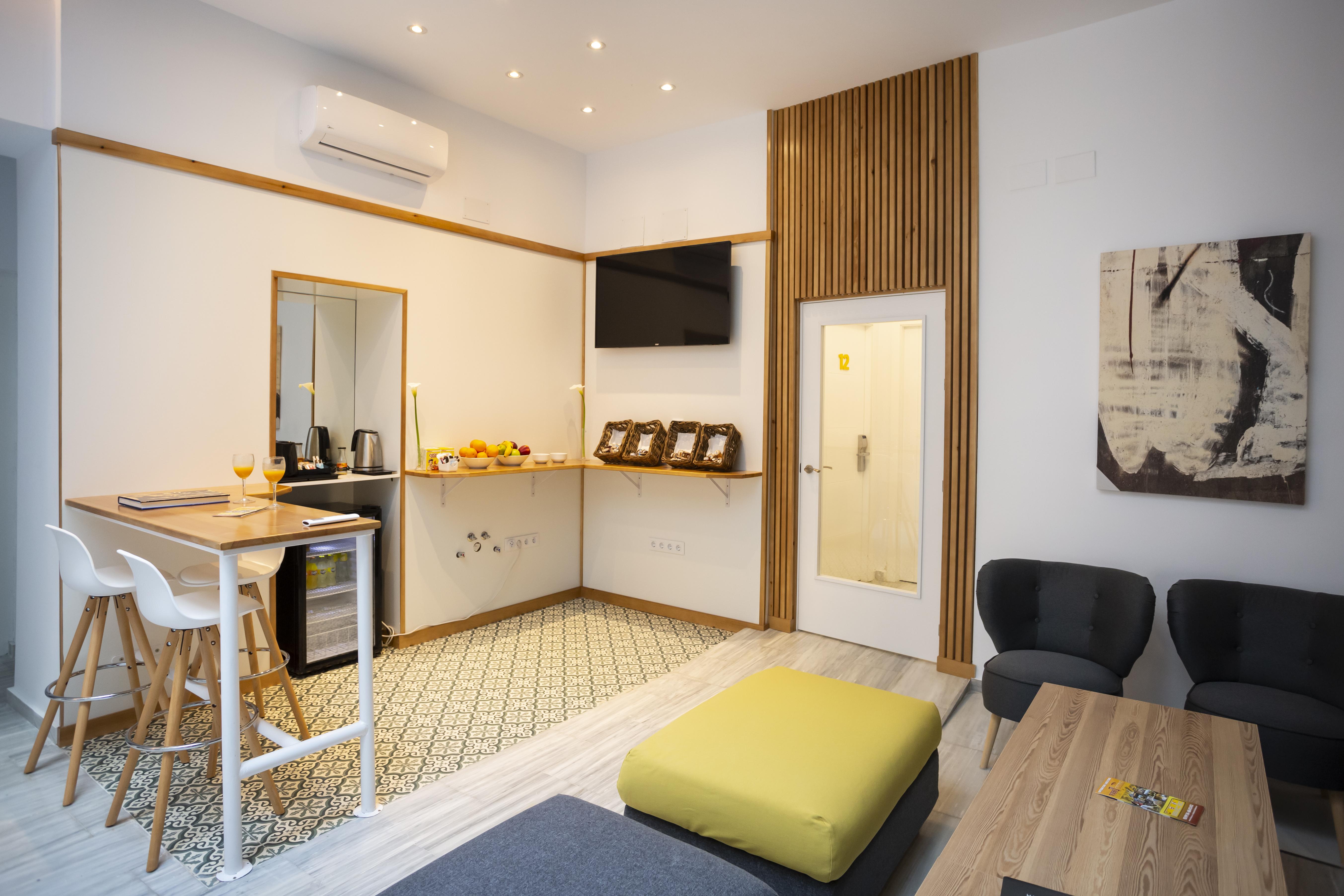 Basic Hotel Sevilla Catedral Bagian luar foto