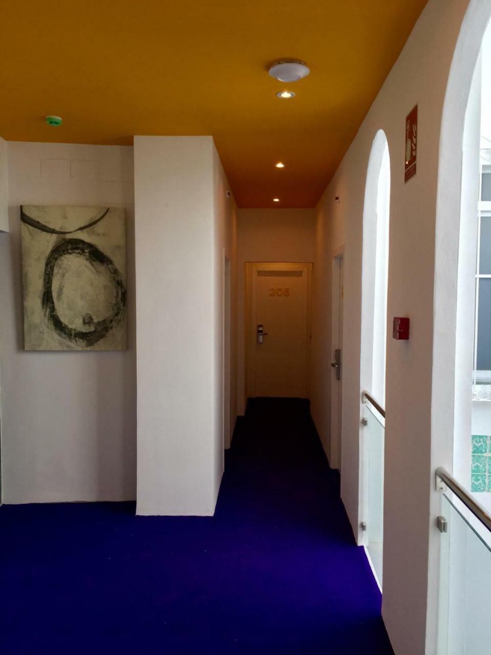 Basic Hotel Sevilla Catedral Bagian luar foto